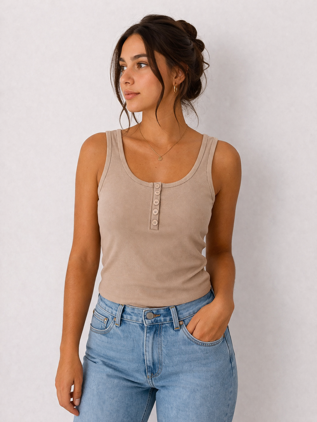 Top Canalé Beige con Botones – Ajuste Slim