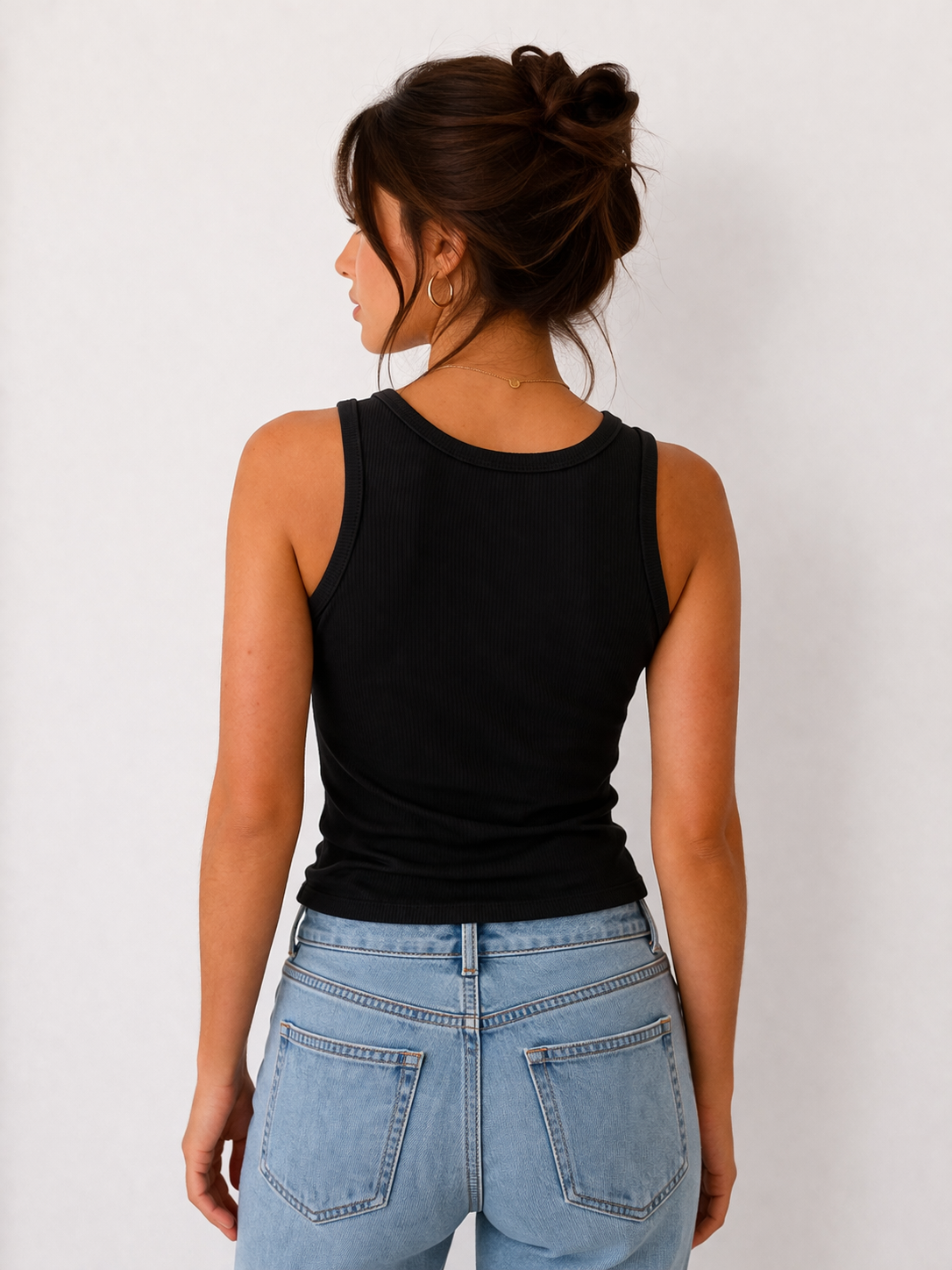 Top Canalé Negro con Botones – Ajuste Slim