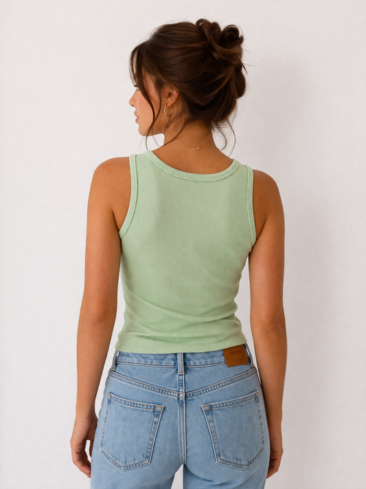 Top Canalé Verde Salvia con Botones – Ajuste Slim